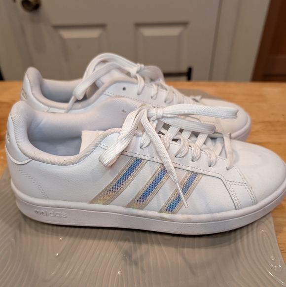 Adidas Grand Court Leather White Sneakers with Striped Detail Size 8.5 EUC - Picture 4 of 9